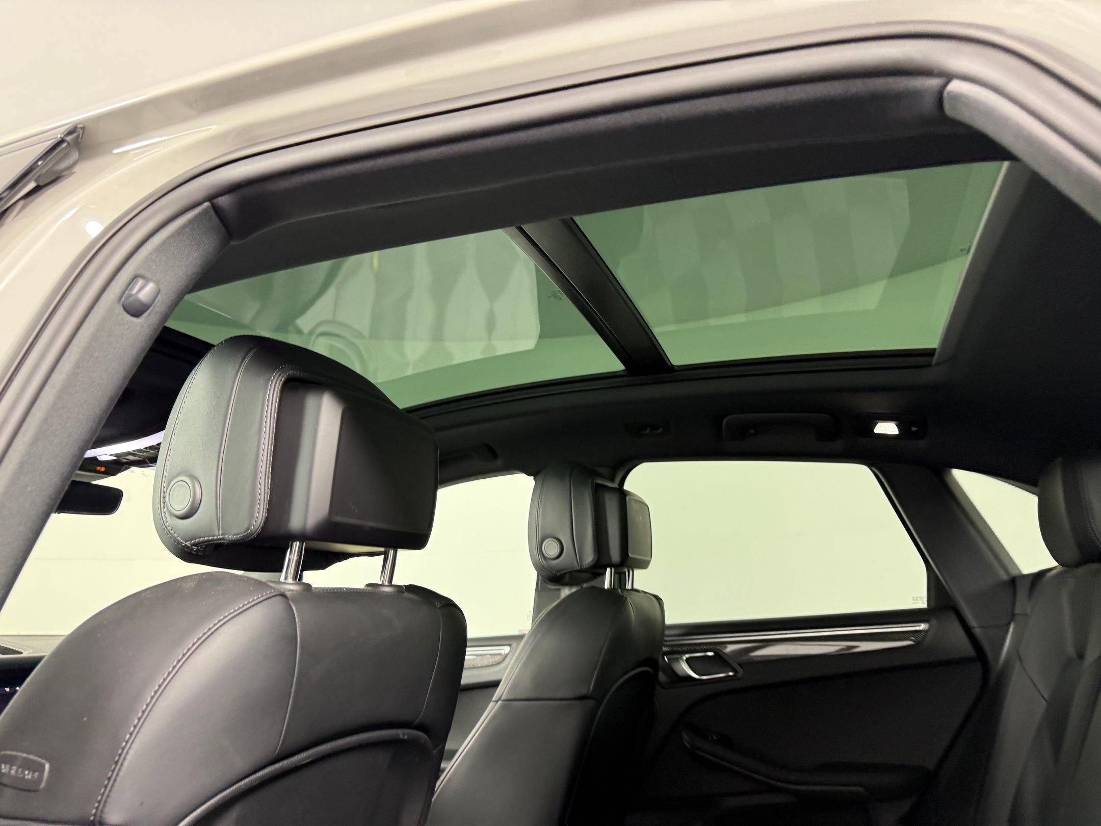 Certified 2024 Porsche Macan S image 19