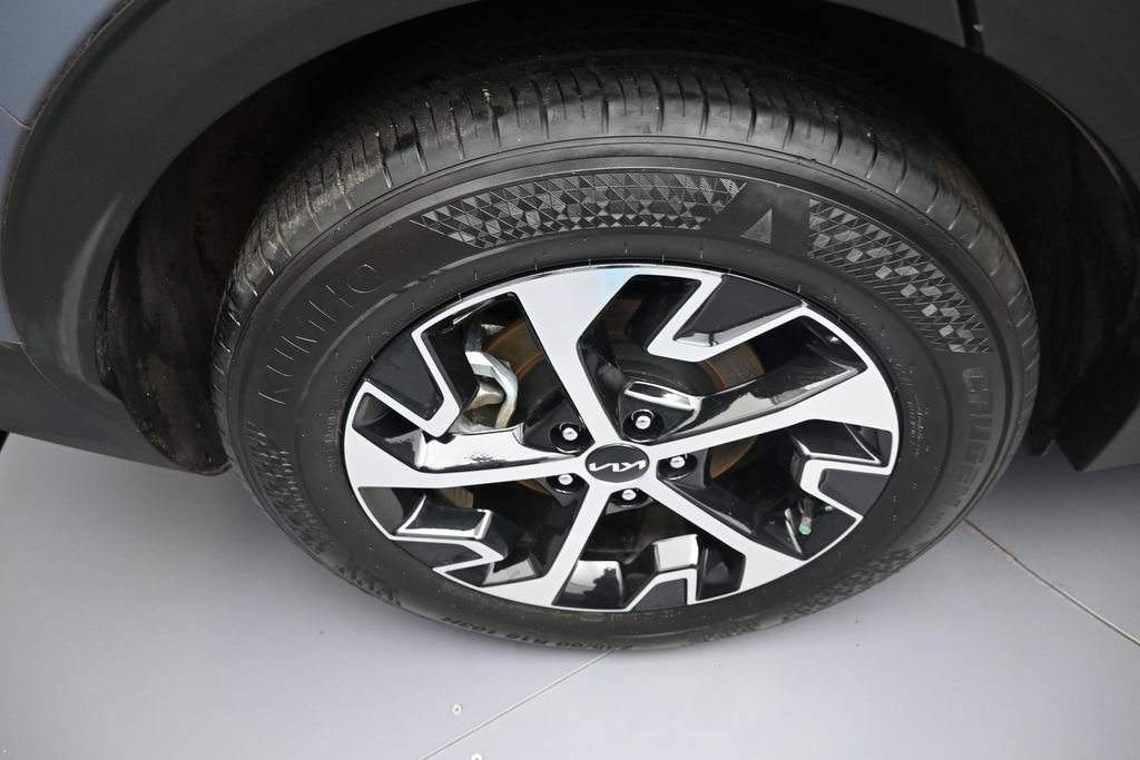 Certified 2024 Kia Sportage EX FWD image 12