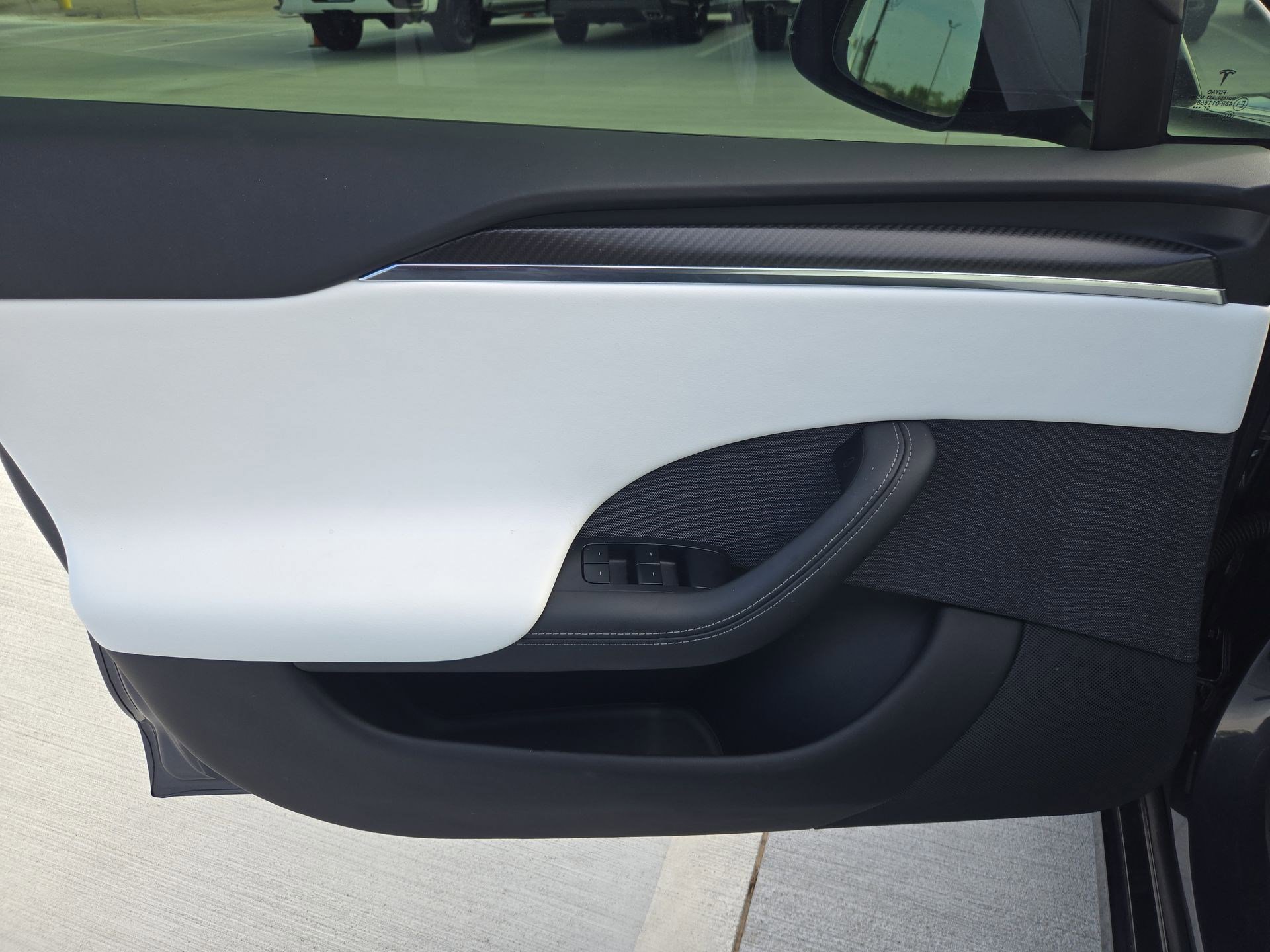 Used 2022 Tesla Model S Plaid image 13