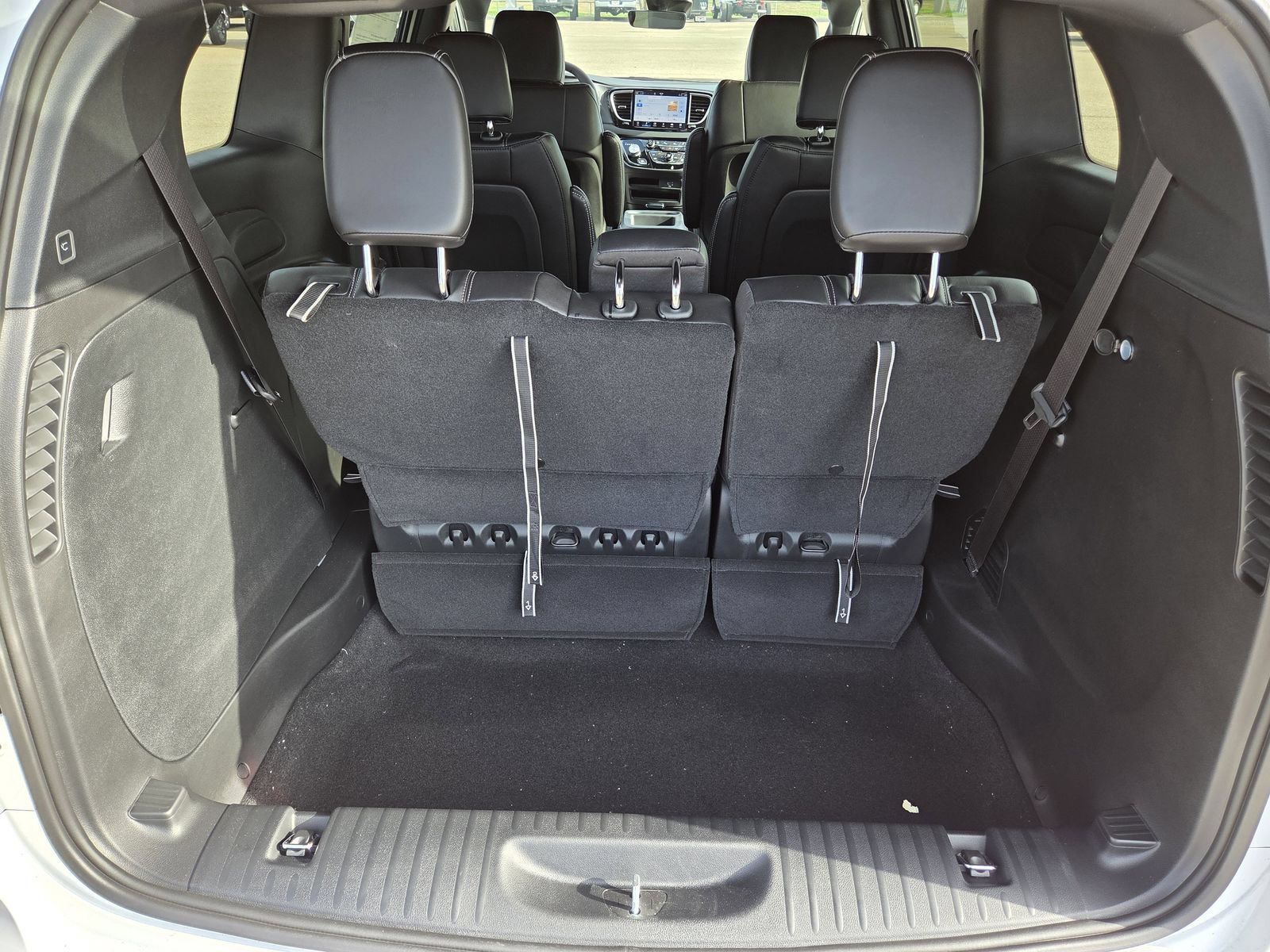 New 2026 Chrysler Voyager LX FWD image 25