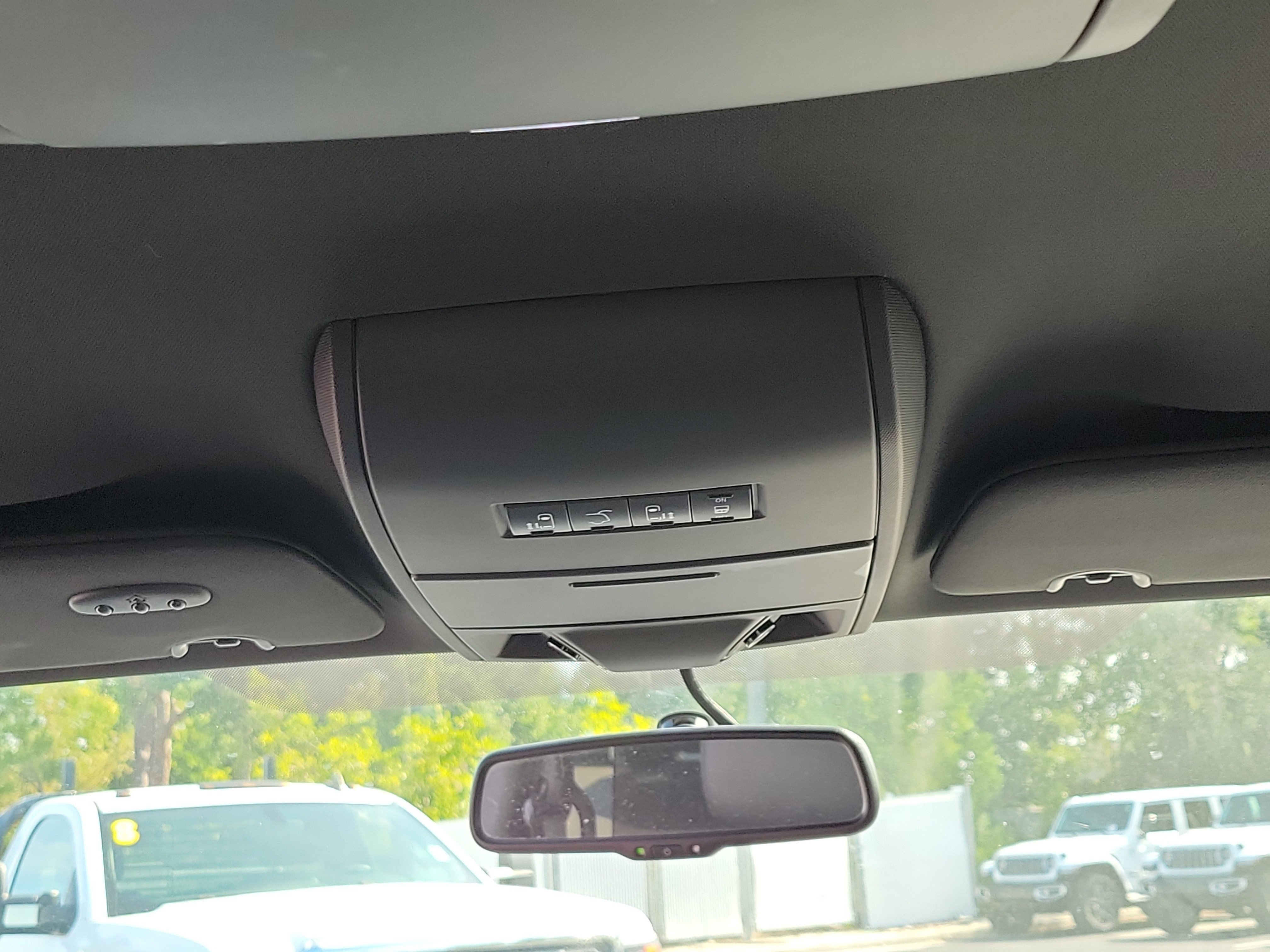 Used 2016 Dodge Grand Caravan SXT FWD image 21