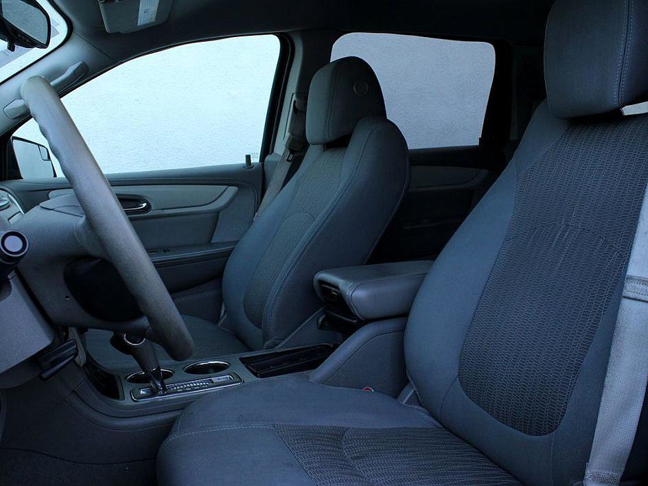Used 2014 Chevrolet Traverse LS image 14