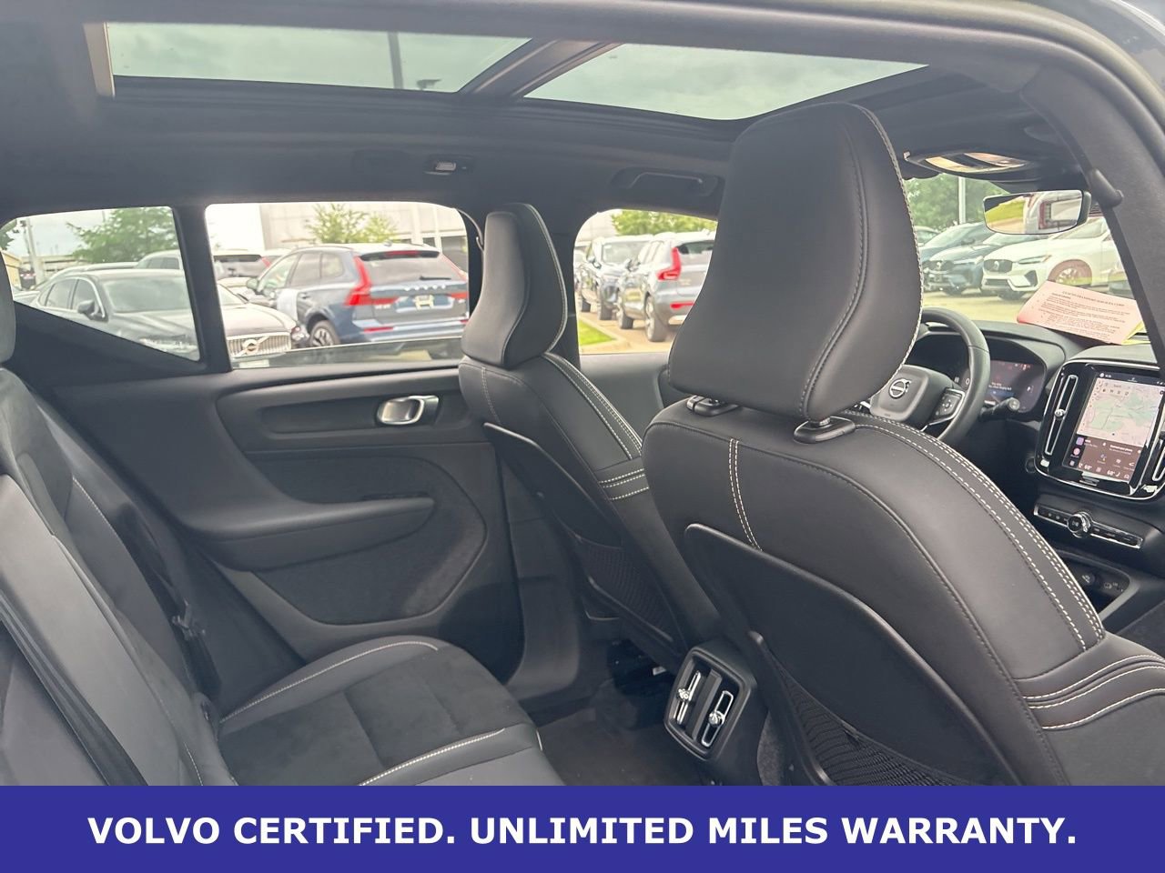 Certified 2023 Volvo XC40 B5 Plus w/ Climate Package image 12