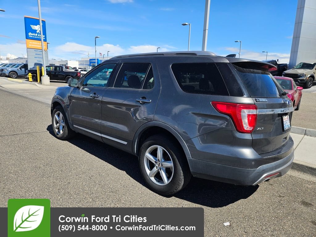Used 2016 Ford Explorer XLT w/ Equipment Group 202A AWD/4WD image 8
