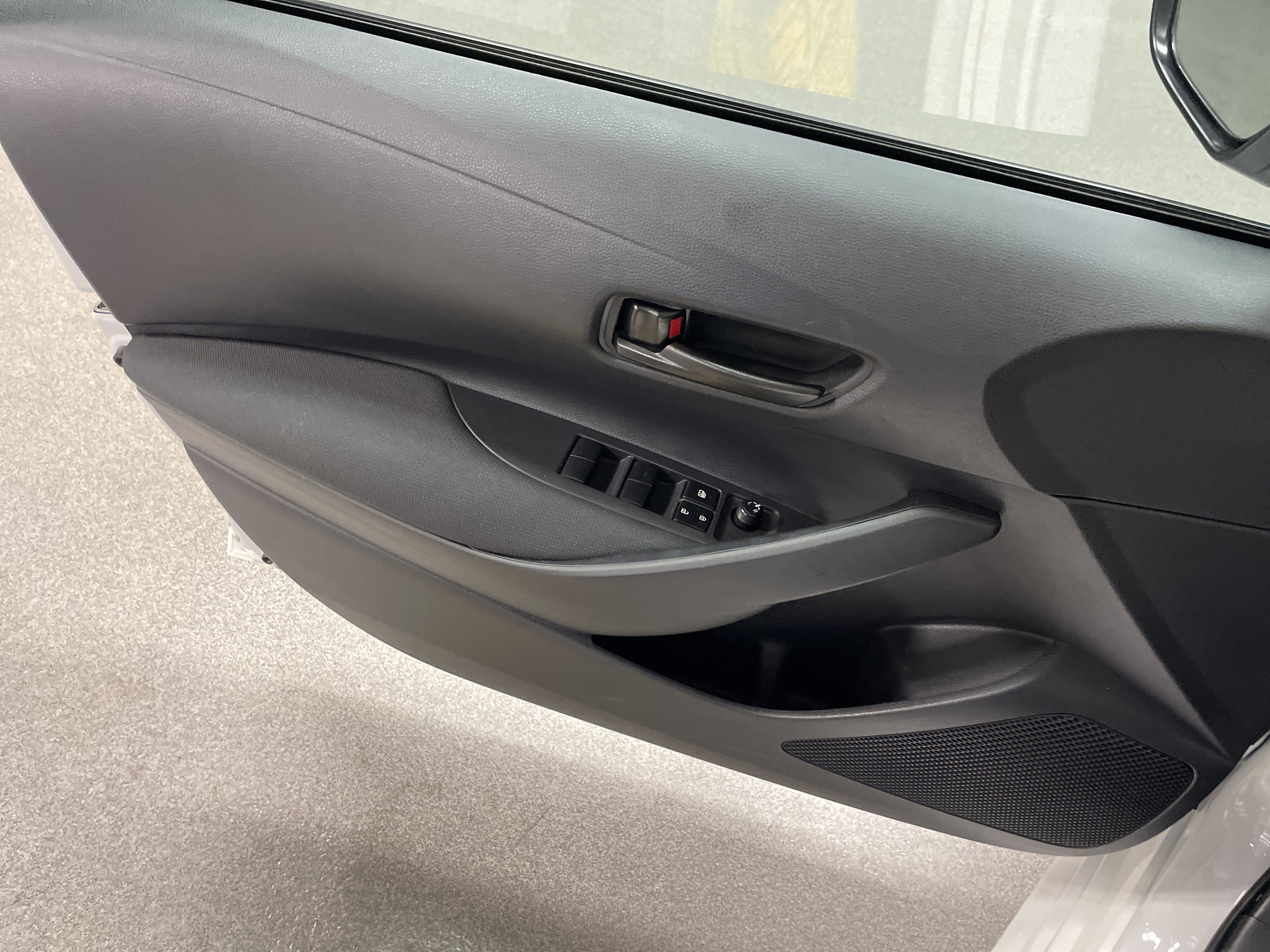 Certified 2025 Toyota Corolla LE FWD image 14
