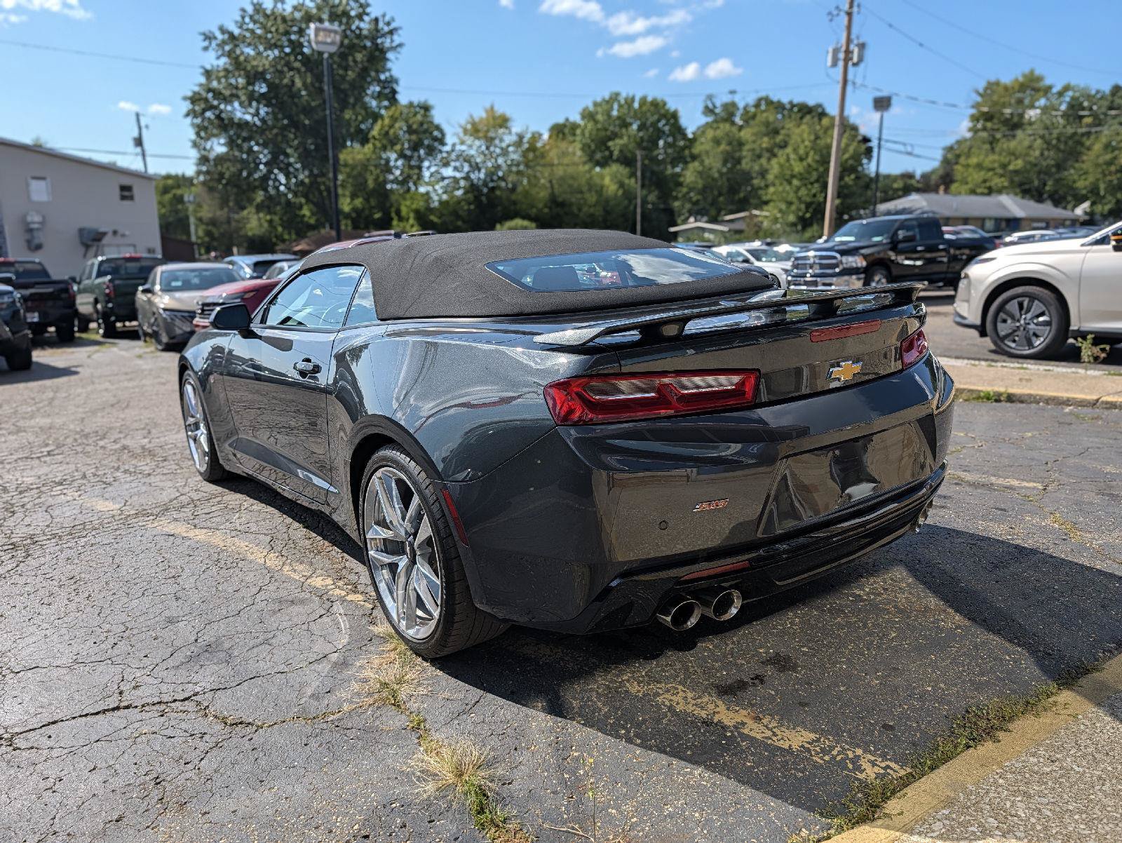 Used 2018 Chevrolet Camaro SS RWD image 15