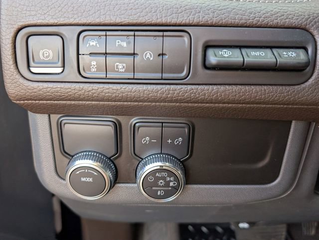 Certified 2023 GMC Yukon Denali image 33