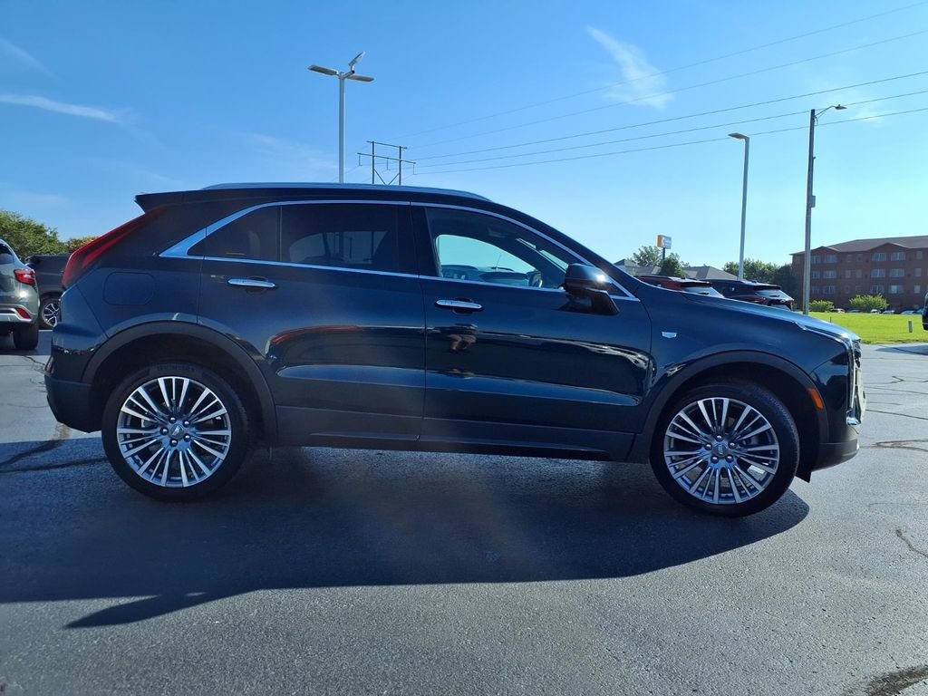 Used 2024 Cadillac XT4 Premium Luxury w/ Cold Weather Package AWD/4WD image 33