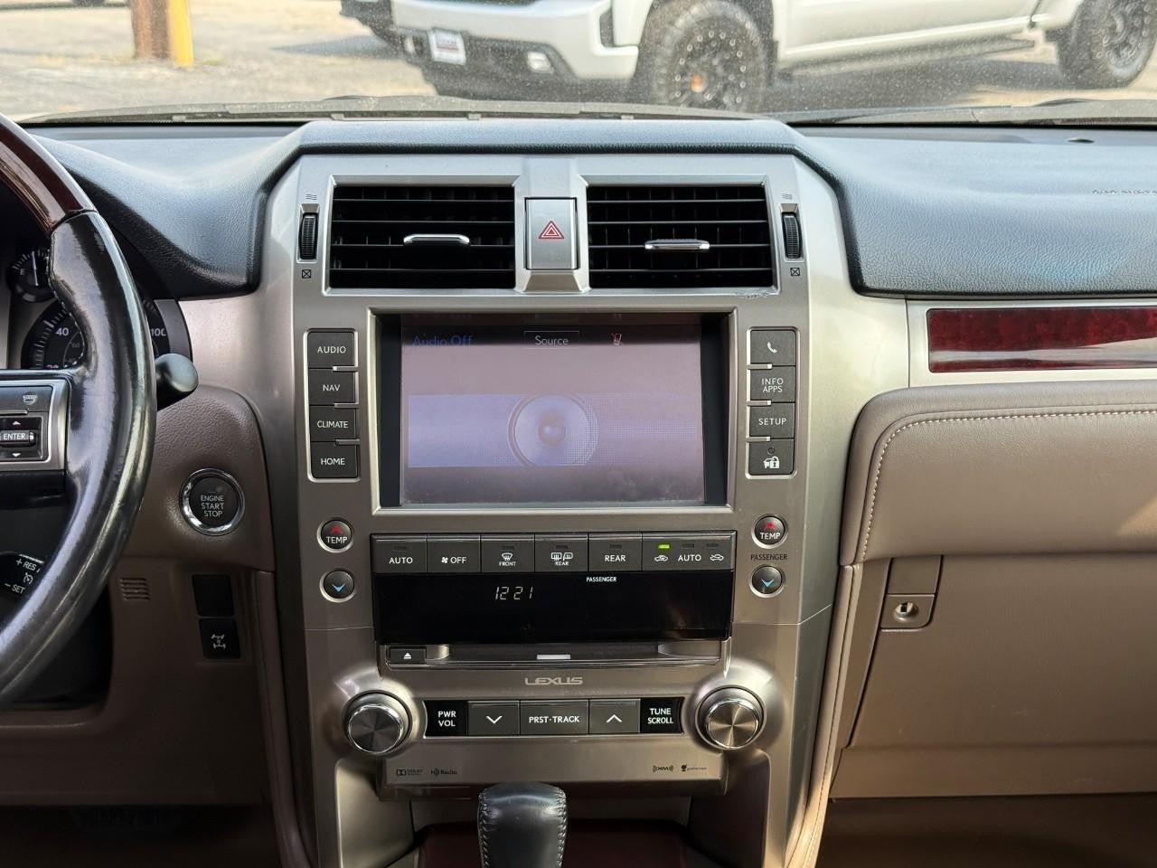 Used 2016 Lexus GX 460 w/ Premium Package AWD/4WD image 11