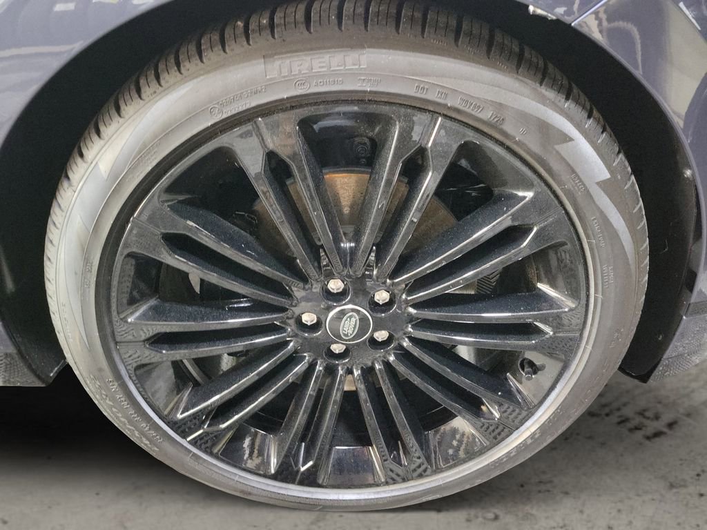 New 2026 Land Rover Range Rover Velar Dynamic SE image 11