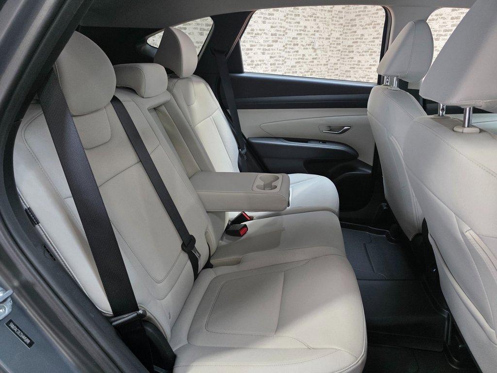 Certified 2025 Hyundai Tucson SE image 13