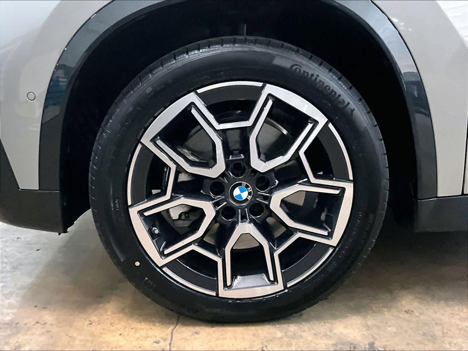 Used 2025 BMW X1 xDrive28i w/ Convenience Package AWD/4WD image 11