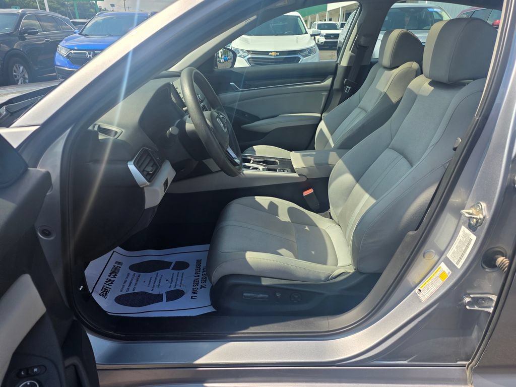 Certified 2018 Honda Accord EX image 9