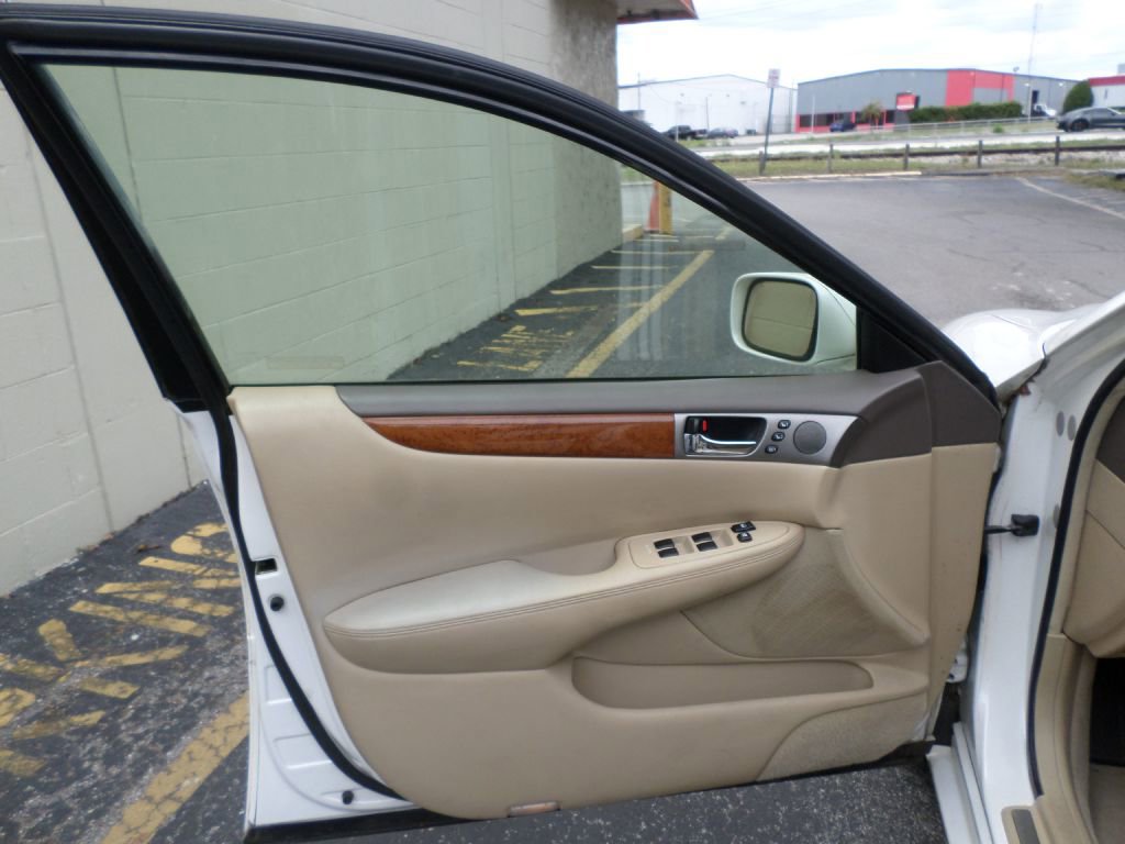 Used 2005 Lexus ES 330 image 11