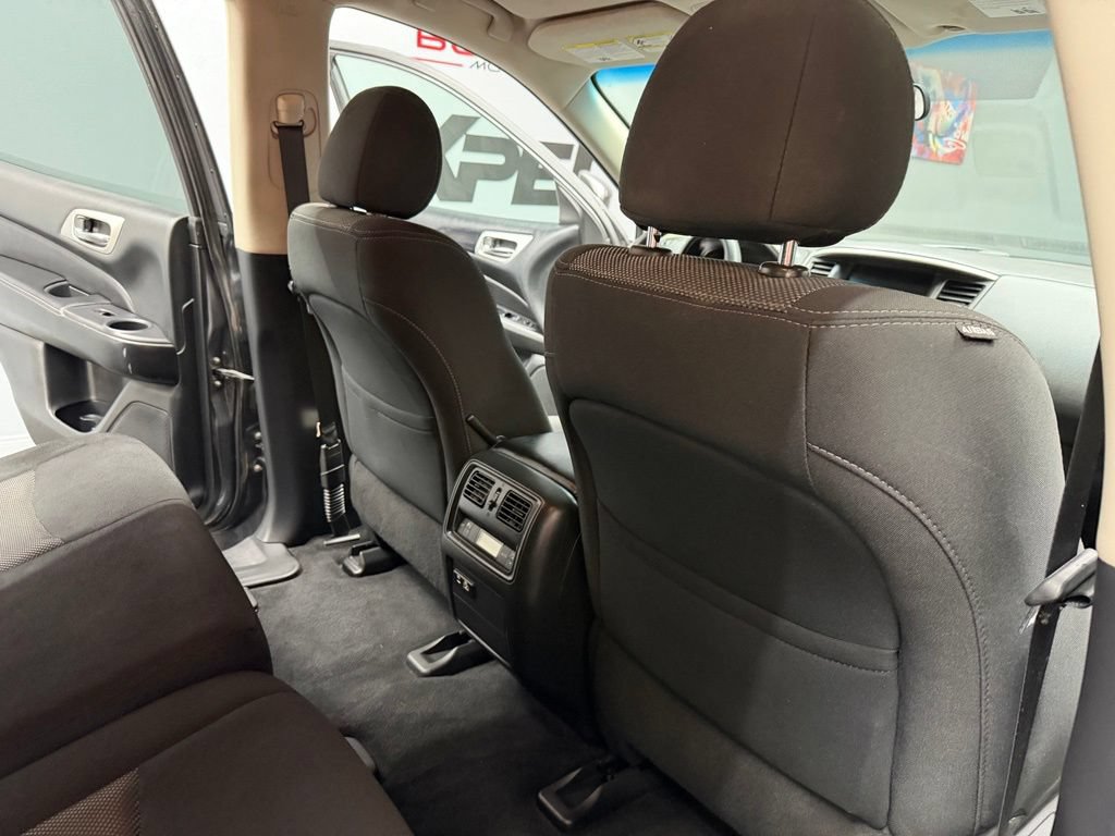 Used 2020 Nissan Pathfinder S AWD/4WD image 44