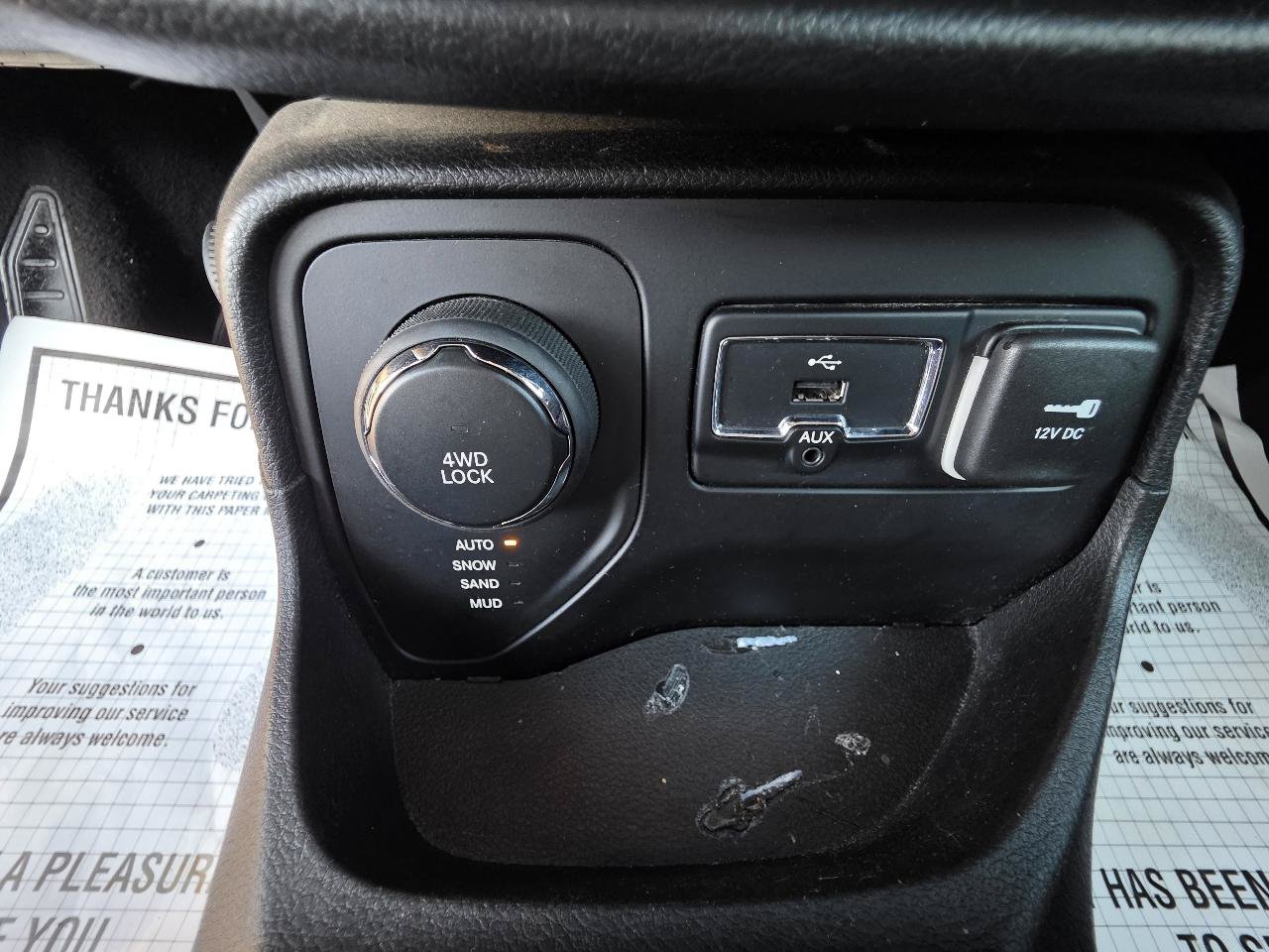 Used 2015 Jeep Renegade Latitude w/ Cold Weather Group AWD/4WD image 19