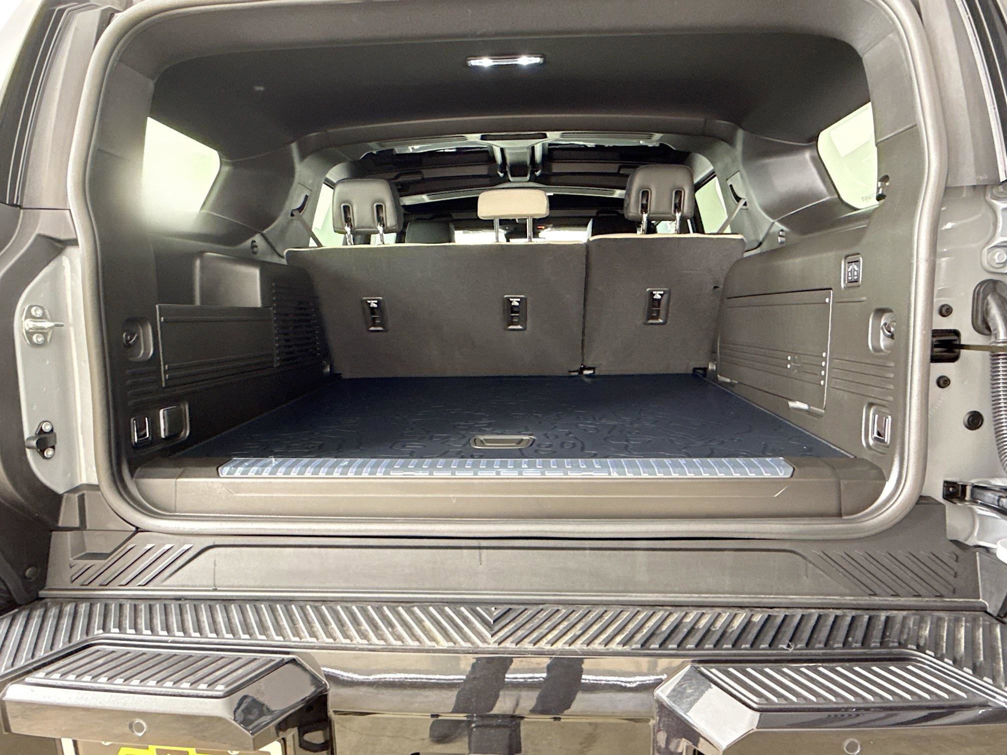 Used 2026 GMC Hummer EV SUV image 28