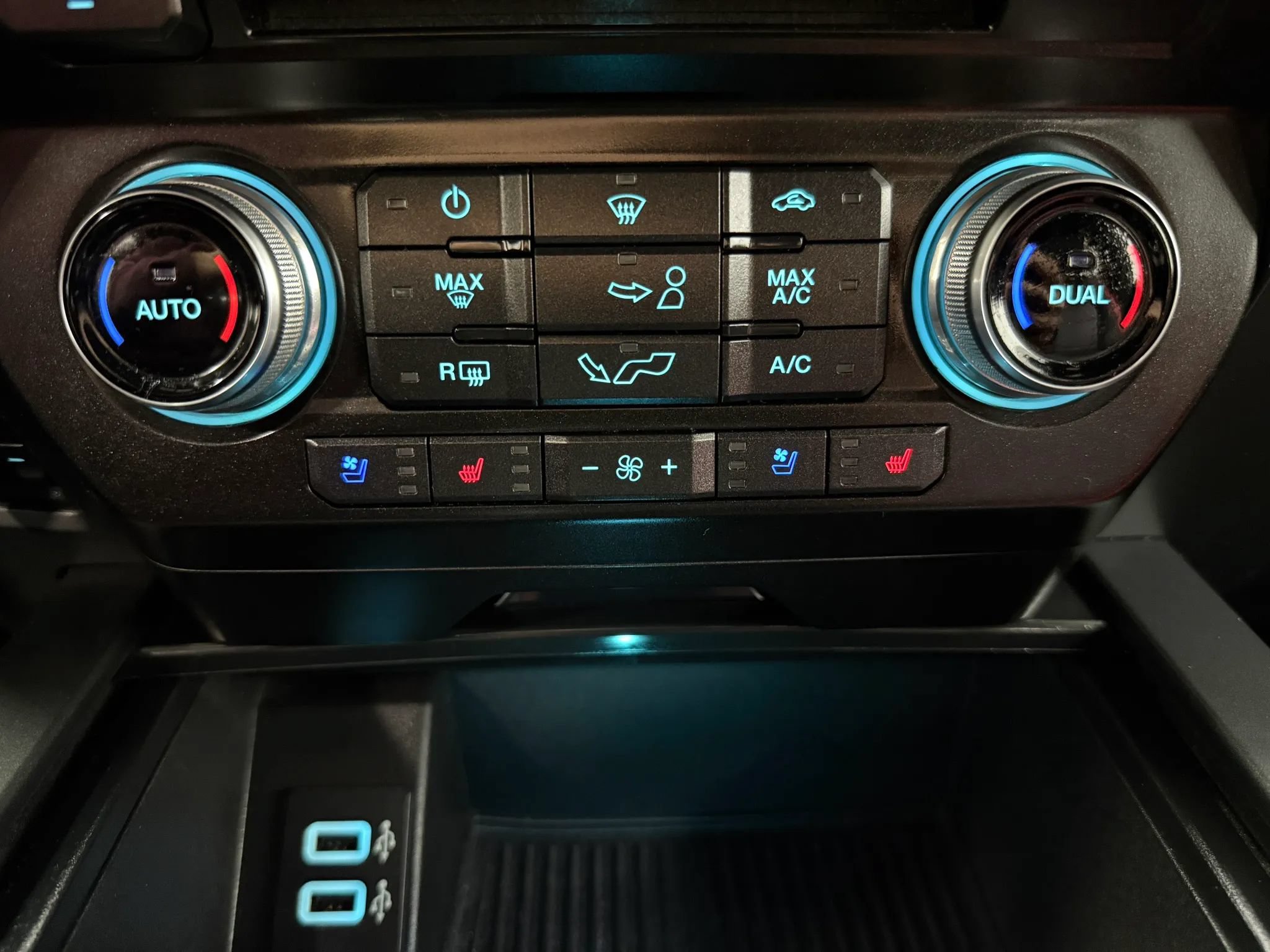 Used 2018 Ford F150 Lariat w/ Equipment Group 502A Luxury AWD/4WD image 24