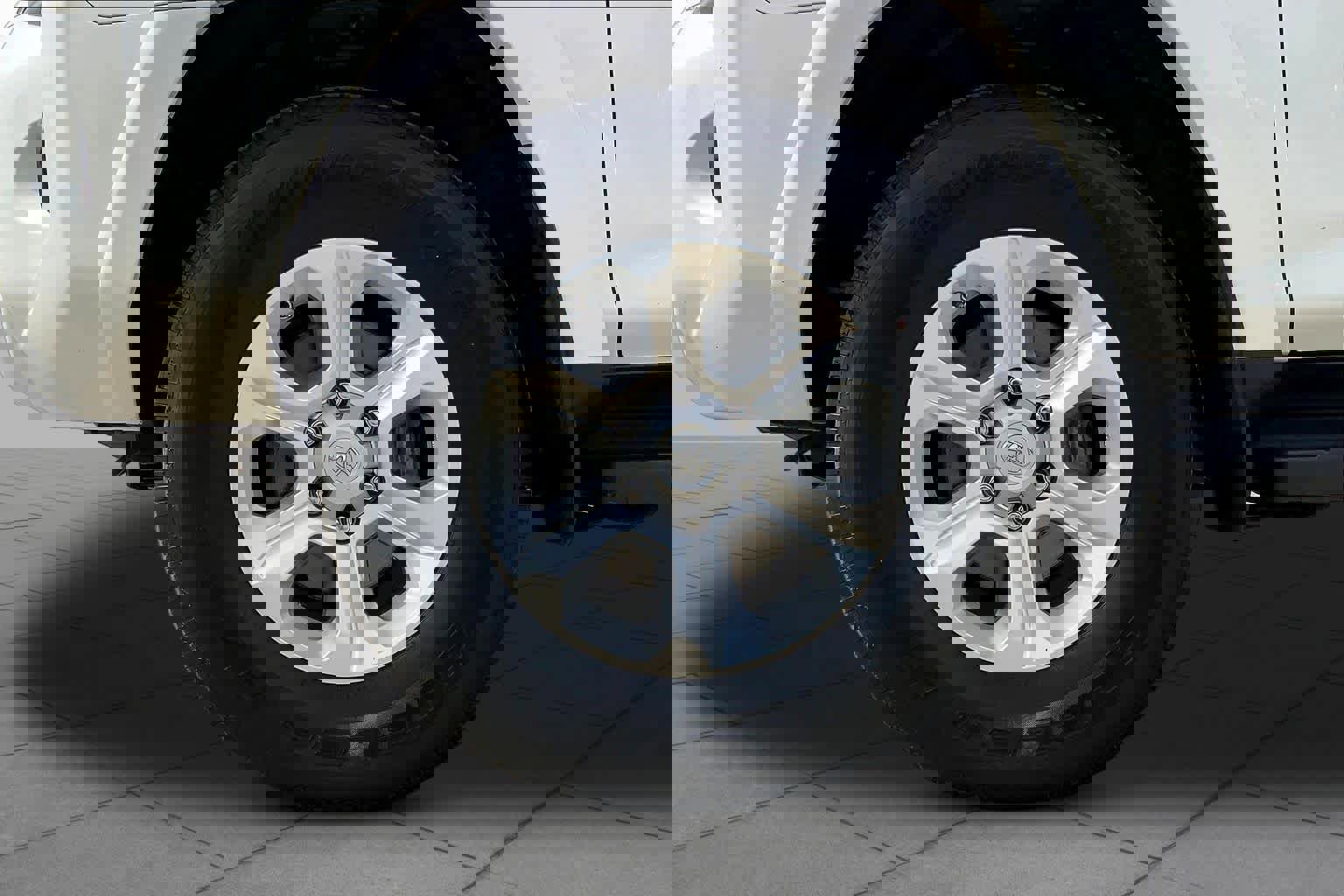 Used 2024 Toyota 4Runner SR5 AWD/4WD image 11