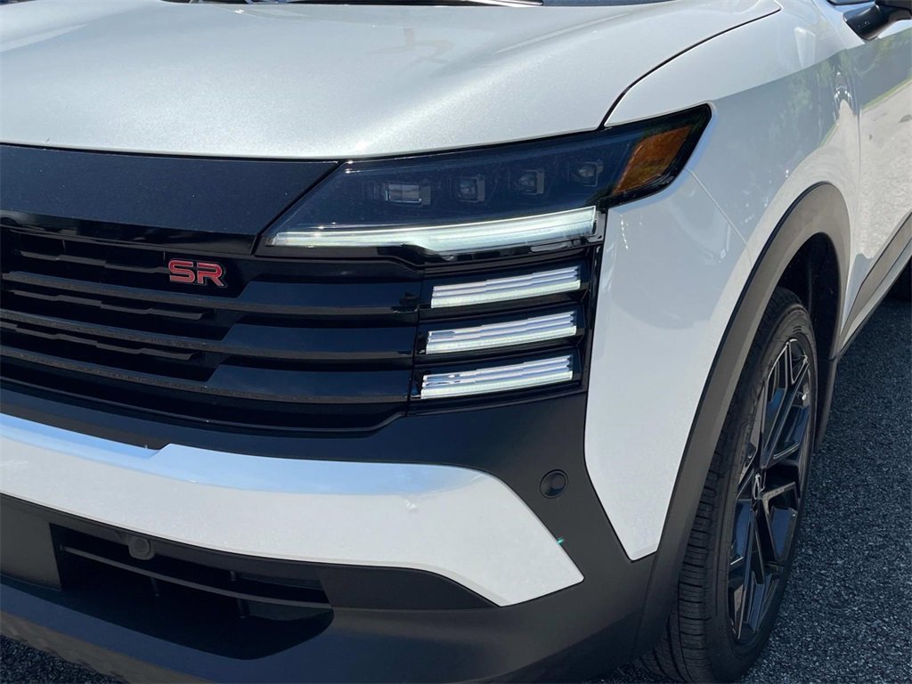 New 2025 Nissan Kicks SR image 10