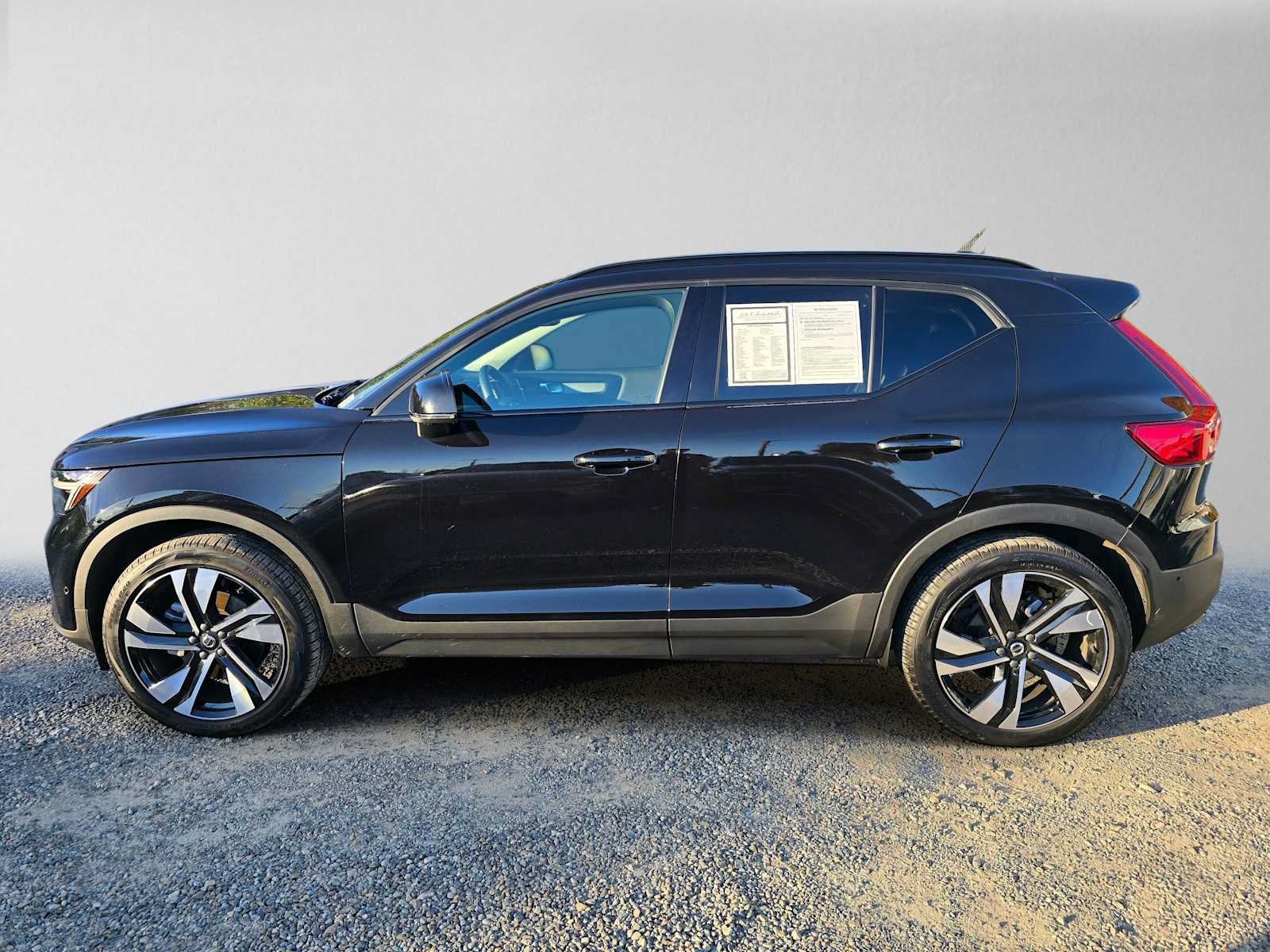 Used 2026 Volvo XC40 B5 Ultra w/ Climate Package AWD/4WD image 6