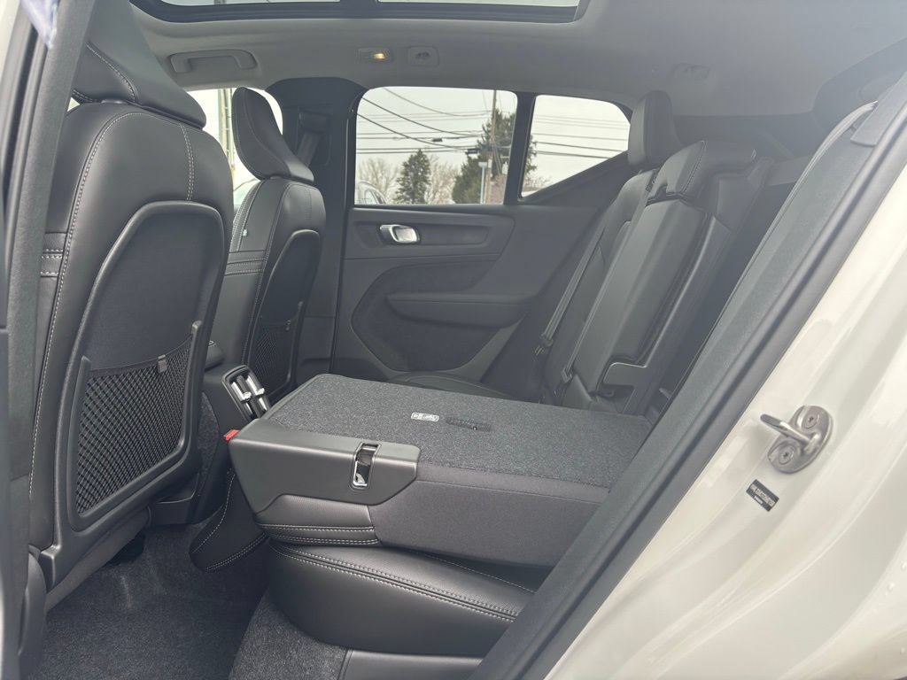 Certified 2026 Volvo XC40 B5 Plus w/ Protection Package Premier AWD/4WD image 22