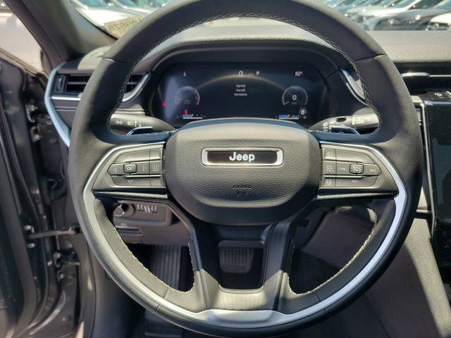 Used 2024 Jeep Grand Cherokee Altitude RWD image 24