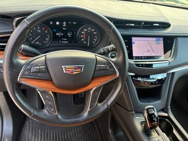 Used 2023 Cadillac XT5 Premium Luxury w/ Technology Package AWD/4WD image 3