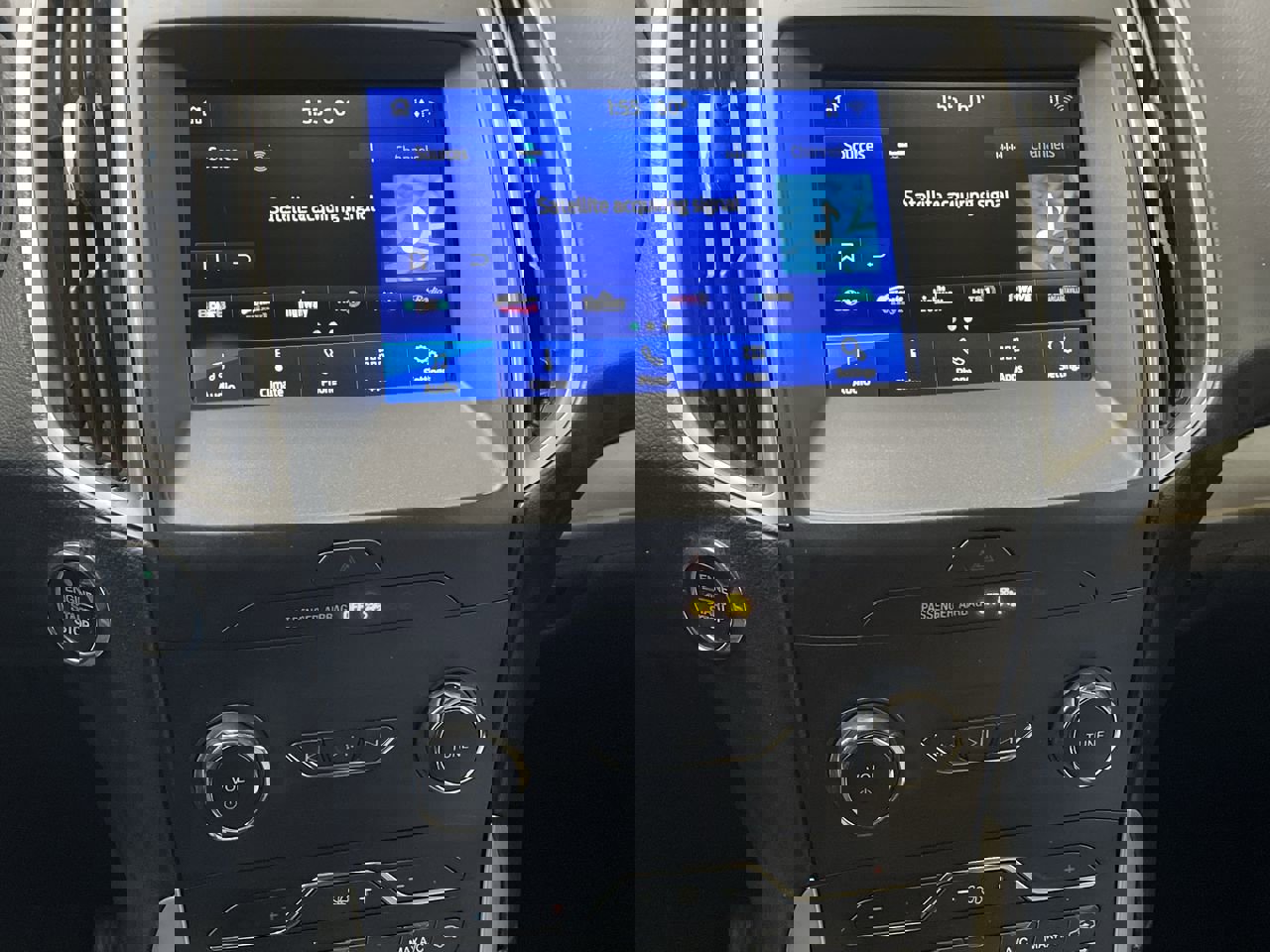 Used 2020 Ford Edge SEL image 17