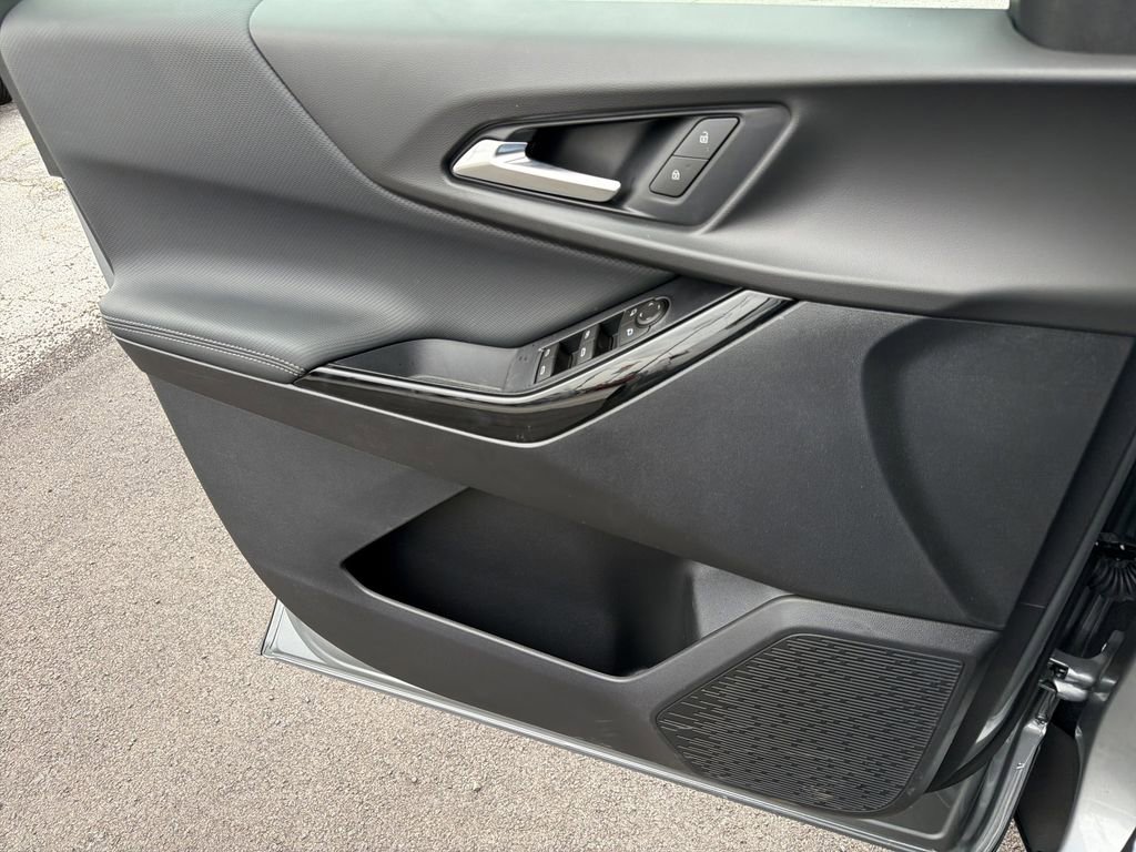 New 2026 Chevrolet Equinox LT FWD image 13