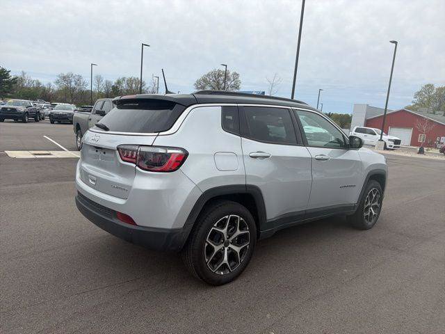 Certified 2025 Jeep Compass Limited AWD/4WD image 5