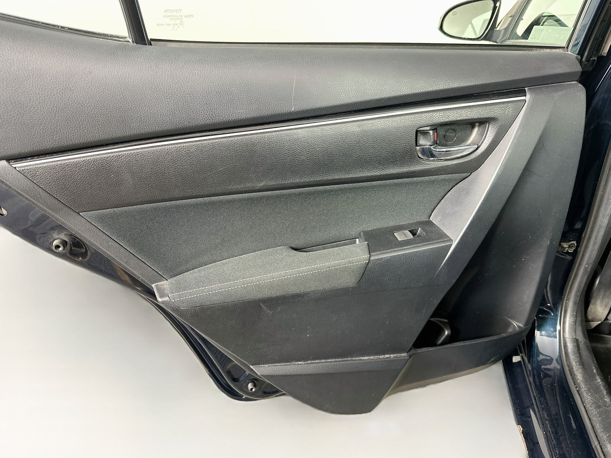 Used 2018 Toyota Corolla LE FWD image 25