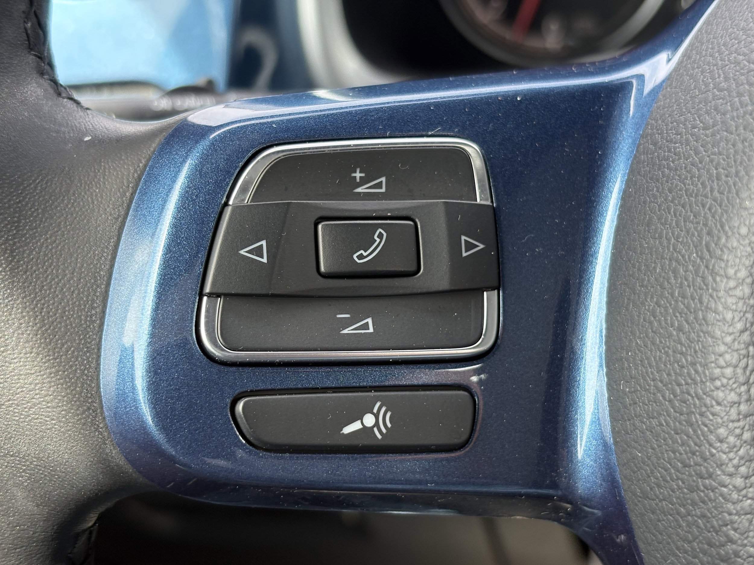 Used 2019 Volkswagen Beetle 2.0T S FWD image 14
