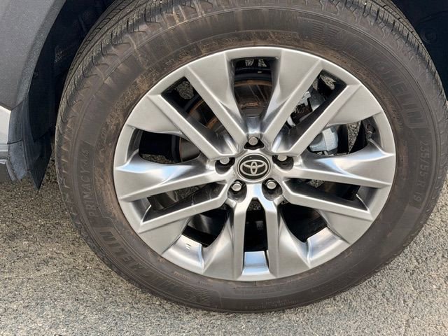Used 2023 Toyota RAV4 XLE Premium image 19