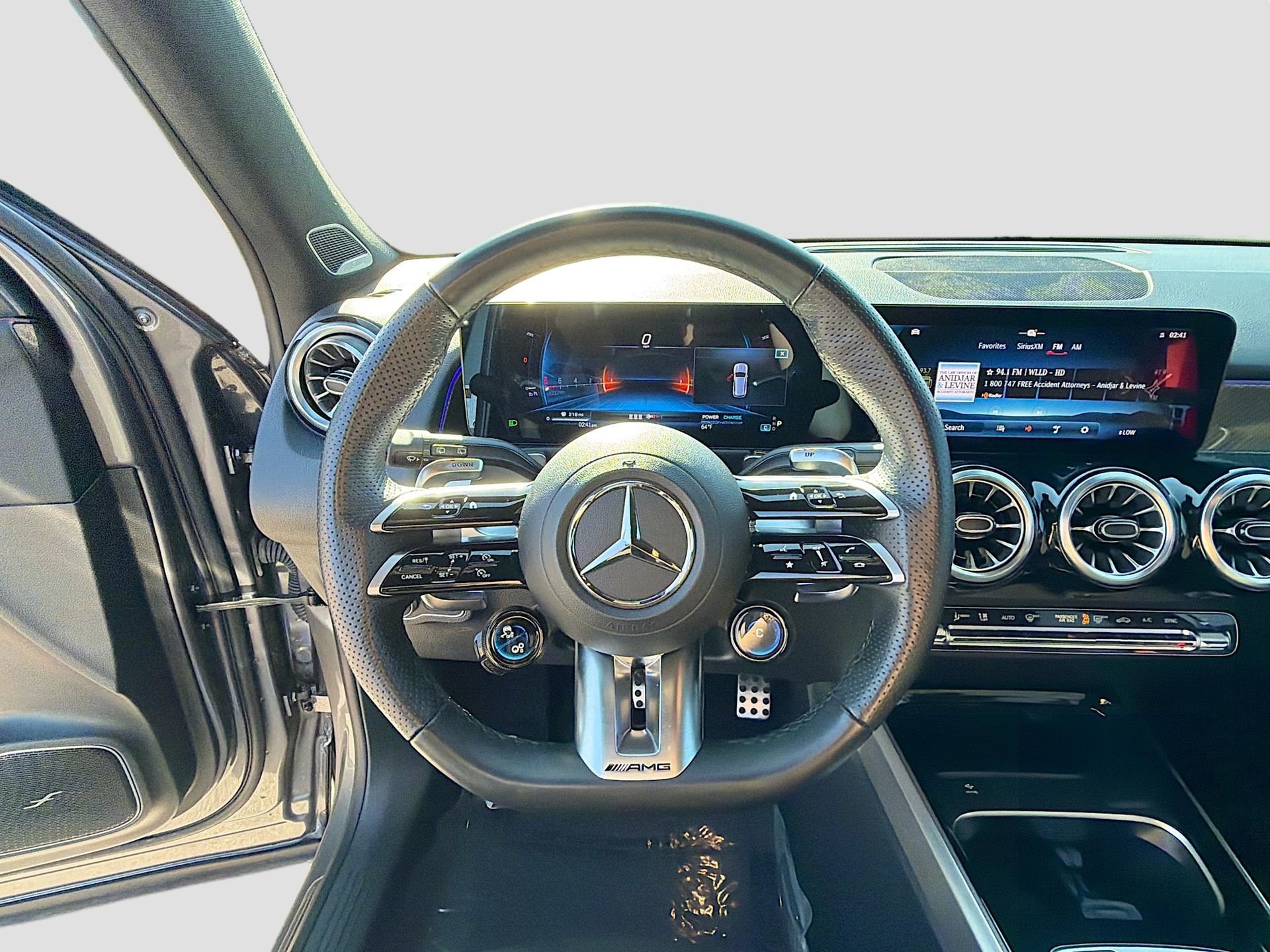 Used 2025 Mercedes-Benz GLB 35 AMG 4MATIC image 38