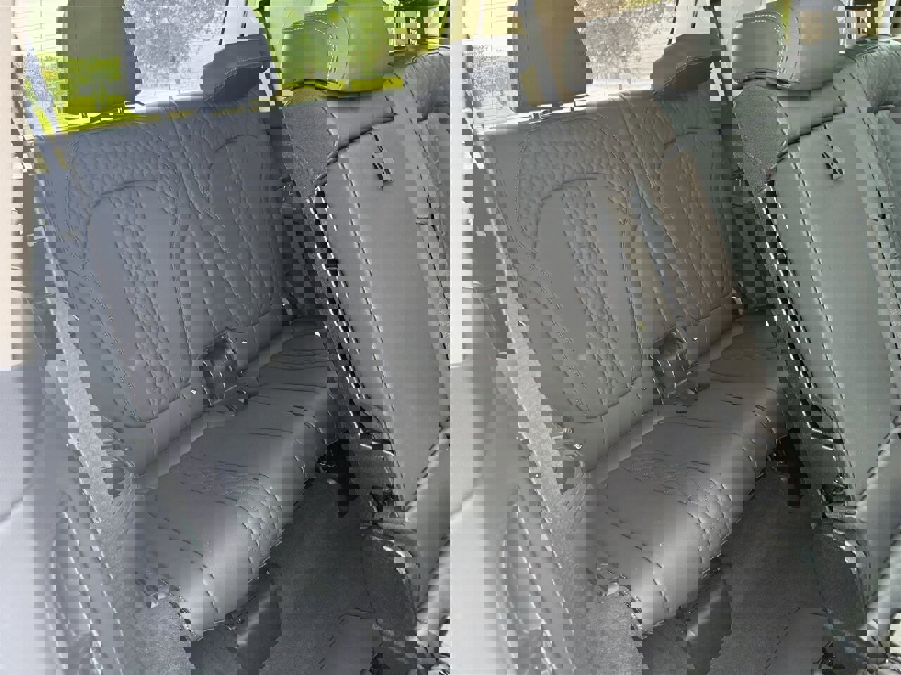 Used 2023 BMW X7 xDrive40i w/ Premium Package image 21