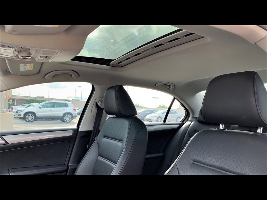 Used 2016 Volkswagen Jetta SE image 10