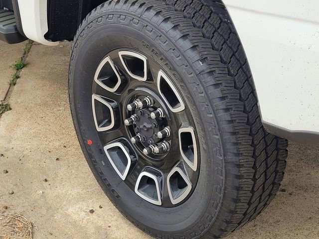 New 2026 Ford F250 Platinum w/ FX4 Off-Road Package image 5