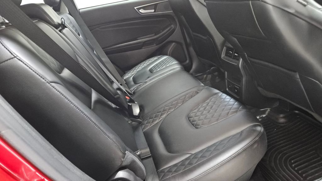 Used 2023 Ford Edge Titanium AWD/4WD image 9