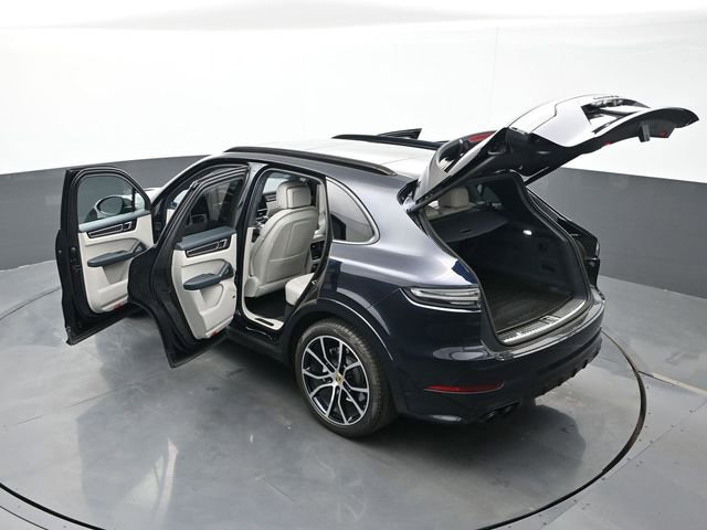 Certified 2021 Porsche Cayenne GTS AWD/4WD image 29