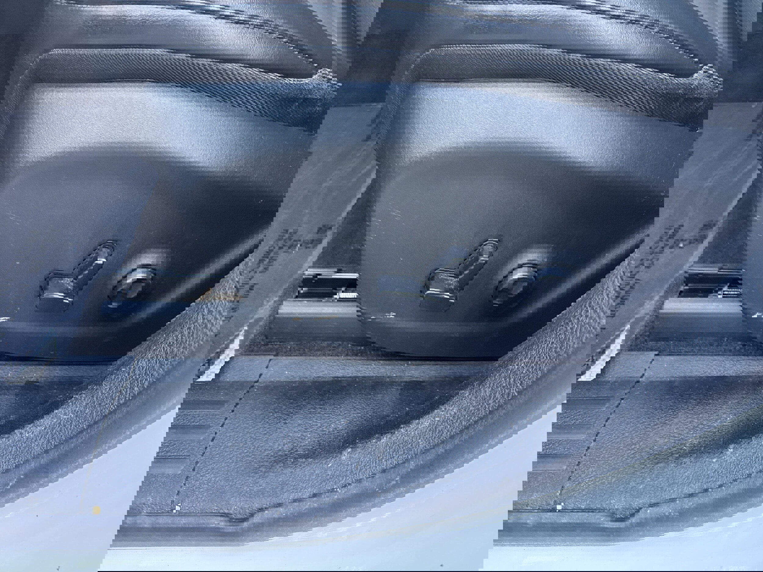 Used 2019 Jeep Cherokee Latitude Plus w/ Comfort/Convenience Group image 6