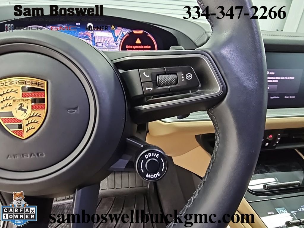 Used 2025 Porsche Cayenne Coupe image 26