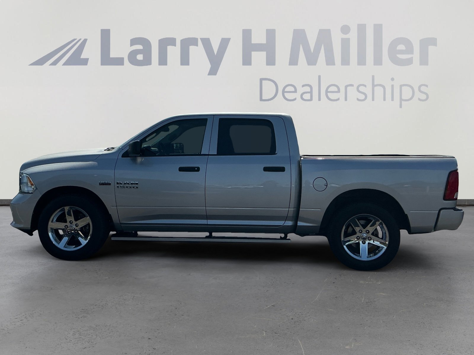 Used 2016 RAM 1500 Express w/ Popular Equipment Group RWD image 2