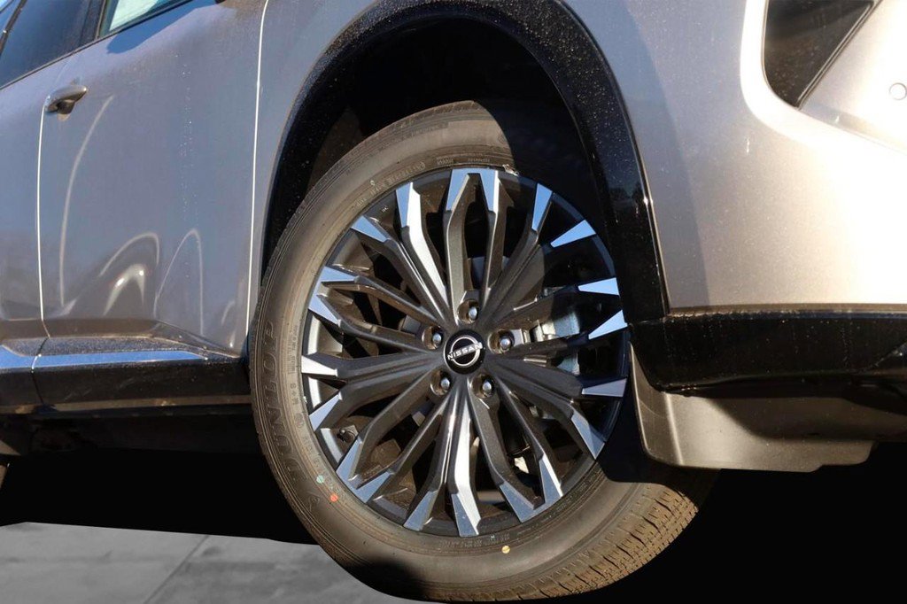 New 2026 Nissan Rogue Platinum w/ Platinum Premium Package image 3