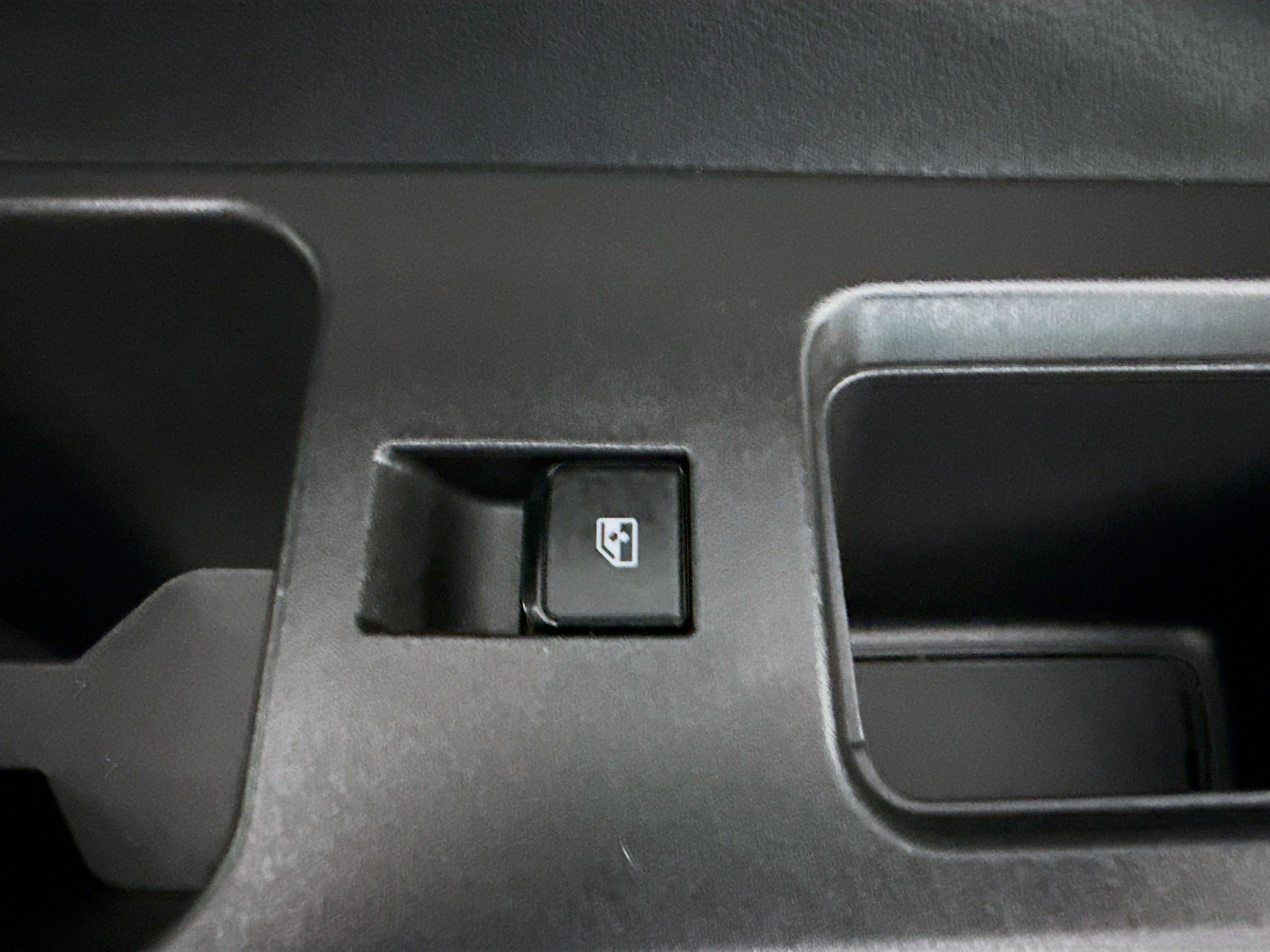 Used 2022 Nissan Pathfinder SV FWD image 31