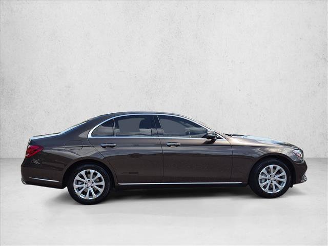 Used 2017 Mercedes-Benz E 300 image 4