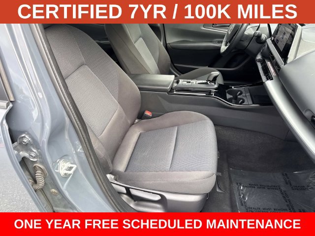 Used 2025 Toyota Prius LE FWD image 9