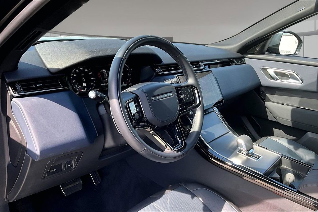 Used 2025 Land Rover Range Rover Velar Dynamic SE image 15