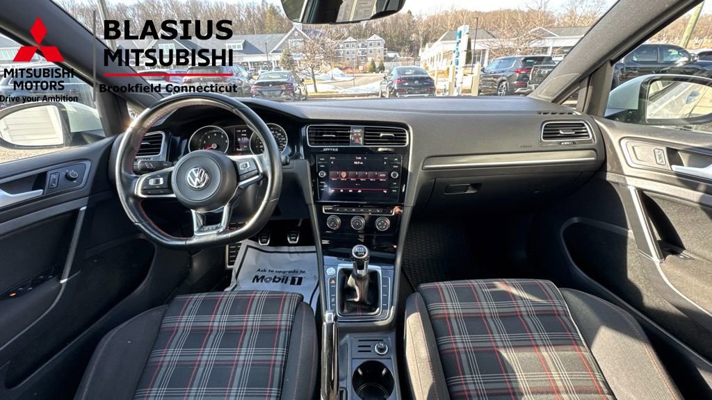 Used 2018 Volkswagen GTI SE image 25