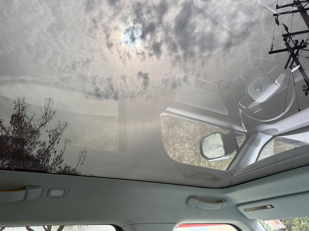 Used 2025 Rivian R1T Adventure image 10